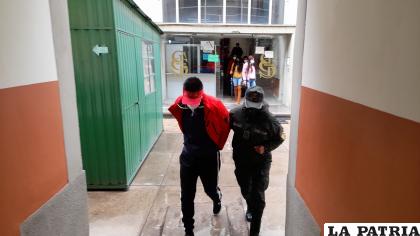 Cobraba montos entre 3 mil a 10 mil Bs dependiendo la cantidad de interesados /LA PATRIA