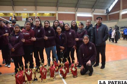 10 de Febrero ganó varios trofeos en el certamen /LA PATRIA