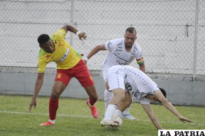 Real Santa Cruz y Palmaflor se enfrentarán hoy desde las 15:00 /APG