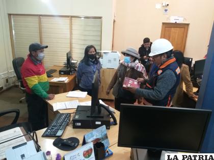Asambleístas, Lino y Aranibar realizan visita a cada punto aduanero y de migración / LA PATRIA
