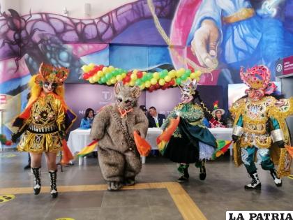 Teleférico Turístico ??Virgen del Socavón? festeja hoy su aniversario /LA PATRIA
