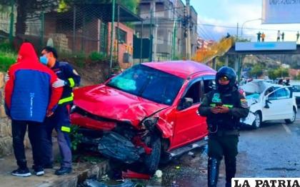 El múltiple accidente ocurrió sobre la avenida Costanera /Policía 