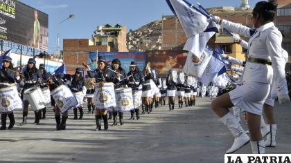 Colegios desfilarán hoy en homenaje al 10 de Febrero /LA PATRIA Archivo
