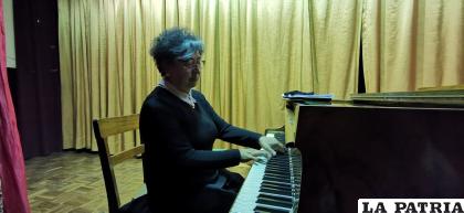 Grace Rodríguez Radic durante su interpretación /LA PATRIA 