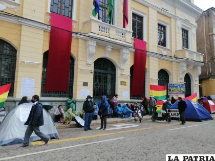 Huelga de vecinos en exteriores del GAMO /LA PATRIA
