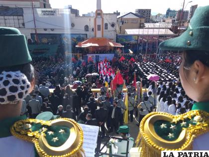 Antes del desfile se desarrolló un acto especial 
/LA PATRIA