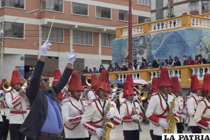 Maravilloso paso de la banda del Careaga 