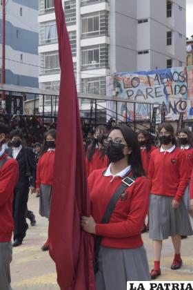 El rojo carmesí en la participación del Colegio ??Alemán? 