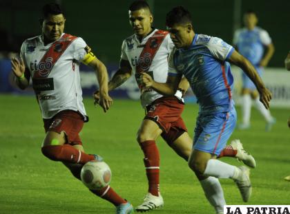 La última vez que se enfrentaron fue en Santa Cruz con victoria de Blooming 4-0 el 04/09/2022 /APG
