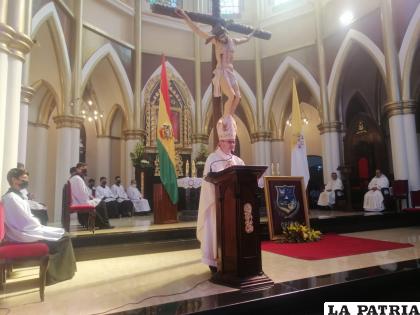 Obispo Monseñor Cristóbal Bialasik presidió el Tedeum /LA PATRIA
