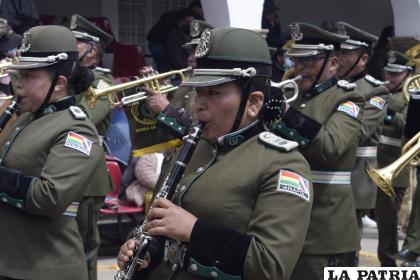 Participación activa de la banda de la Anapol
