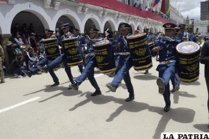 Las bandas arrancaron el aplauso de la gente