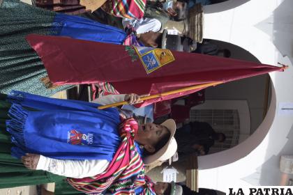Â¡Viva Oruro! Exclamaban a su paso por el palco
