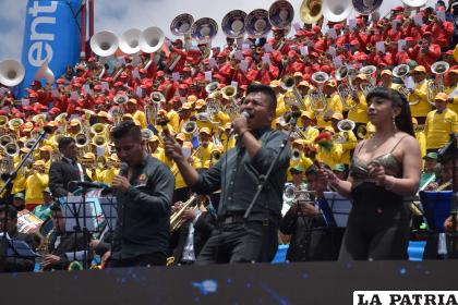 La presencia de Yachay hizo bailar a la gente 
