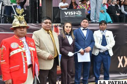 Los cinco directores de XXI Festival de Bandas antes de su presentación  /Emilio Huascar Castillo Illanes
