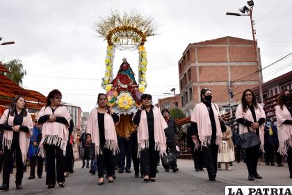 La cofradía de la ACFO encabezó la Entrada del ?ltimo Convite 