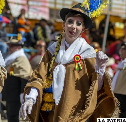 Una bella figura de la Fraternidad Morenada Central Oruro