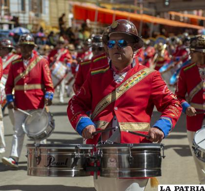 El ruido de los timbales con la Banda Intergaláctica Poopó