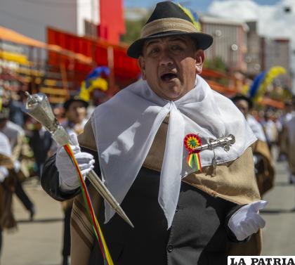 Un achachi de la Morenada Central
