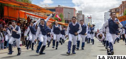 Los Caporales Centralistas dieron todo su esfuerzo en la danza