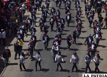Los devotos danzantes se apoderaron de la ruta del Carnaval