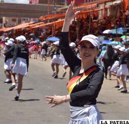 Bella Anta Wara brilló con su danza en el ?ltimo Convite / LA PATRIA