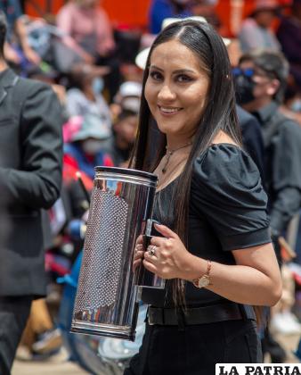 Las simpáticas señoritas alegraron con su belleza y la ejecución de los instrumentos /LA PATRIA