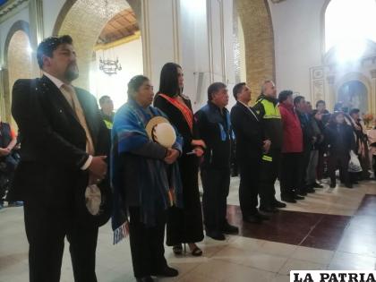 Autoridades ingresan en procesión al Santuario del Socavón /LA PATRIA