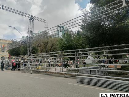 Inicia el armado de graderías en la ??Zona Municipal? /LA PATRIA
