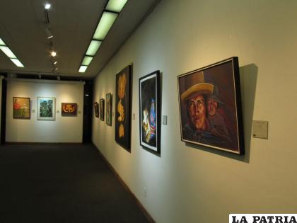 Las obras dedicadas a Oruro sobre los muros del Salón Arturo Borda /Cortesía  
