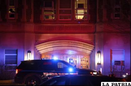 Investigan tiroteo en el edificio Berkley Hall en el campus de la Universidad Estatal de Michigan /AP