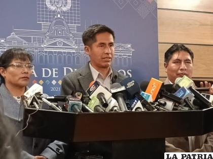 El senador Gutiérrez exigió que el diputado Arce se retracte y el ala ??evista? brindó su respaldo al denunciante /LA PATRIA