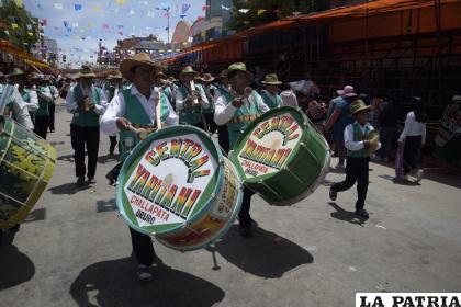Banda de Challapata, Central Yaritani acompaño a los conjuntos autóctonos 