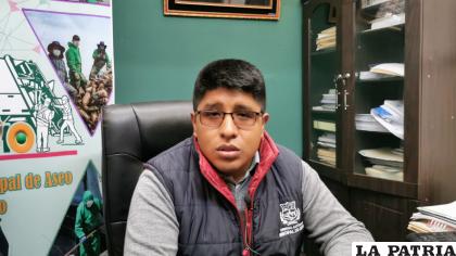 Se deberá poner basureros bajo graderías /EMAO
