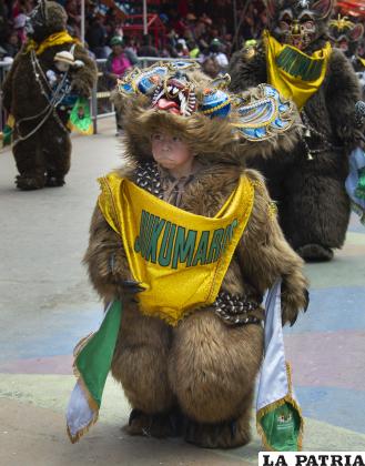 El pequeño osito se robó los aplausos
