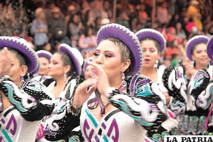 Los aplausos van al ritmo de la música