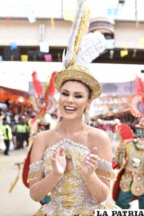 La ex miss Bolivia; Lenka Nemer hizo su paso en el Sábado de Peregrinación /Alan López- LA PATRIA 
