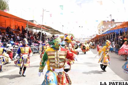 La alegría de los kusillos de los Waca Waca San Agustín ?? Derecho
