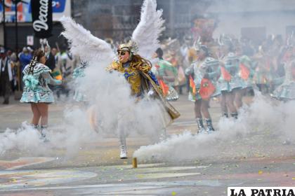 El conjunto centenario Gran Tradicional Autentica Diablada Oruro, fue el primero en ingresar 