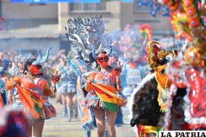 La figura femenina dentro de la centenaria Diablada 