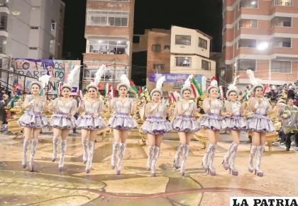 La Belleza inigualable de las   Morenas Bandidas, Fraternidad Reyes Morenos Ferrari Ghezzi: Belén Estrada, Jessica Yave, Nicole Vargas, Leonela Rojas, Anghela Morales, Mayra Rodríguez, Valeria Soliz, Jeraldy Baltazar, Mikaela Villarroel. Figuras Bloque Morenos.