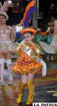 MARIA CECILIA LOAYZA LUNA - MINI BOLIVIA UNIVERSO 2023 PORTAVOZ DE NUESTRA CULTURA- FOLCLOR-IDENTIDAD ENGALANA LA FRATERNIDAD REYES MORENOS FERRARI GHEZZI