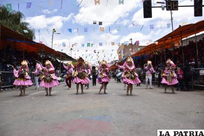 La Llamerada Zona Norte muestra la gracia de la mujer en la danza 