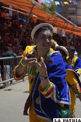El carisma y colorido en la danza de los Potolos 
