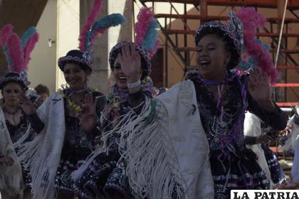 La alegría estuvo presente en las damas de la Morenada 
