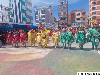 El colorido y majestuosidad de la danza de la Diablada en la Avenida Cívica 