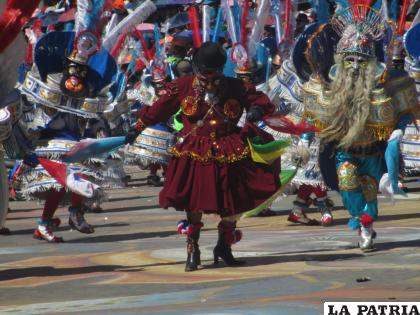 La Morenada Zona Norte en su paso por la Av. Cívica /Archivo 
