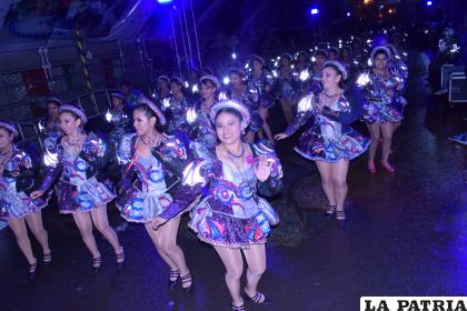 Caporales San Simón derrochan entusiasmo / LA PATRIA