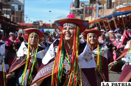 Conjunto Folklórico y Cultural Phujllay Oruro /LA PATRIA