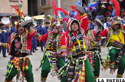 Conjunto Autóctono Tinkus ??Tolkas?